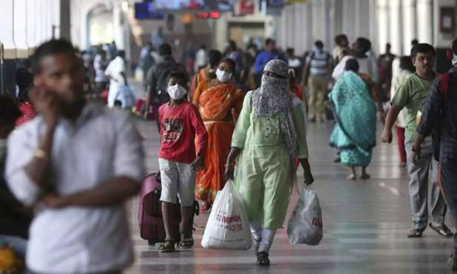 India`s daily Covid-19 cases drop below 1,000-mark for first time since April 2020