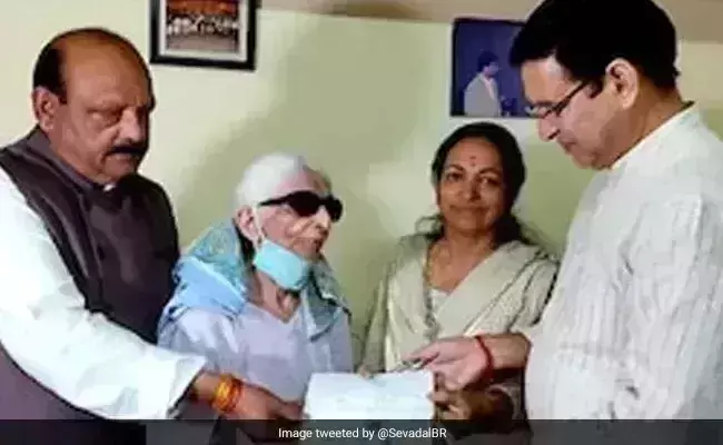 Women in Uttarakhand transfer their properties to Rahul Gandhi