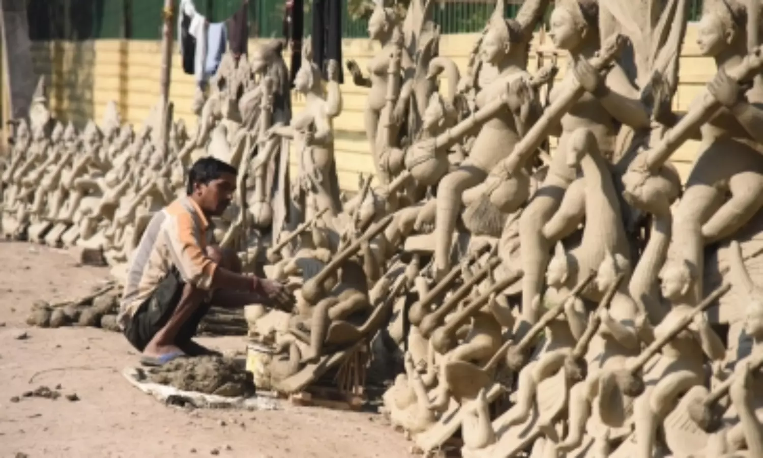 Hindu activists call for banning Muslim sculptors, mango traders in Karnataka