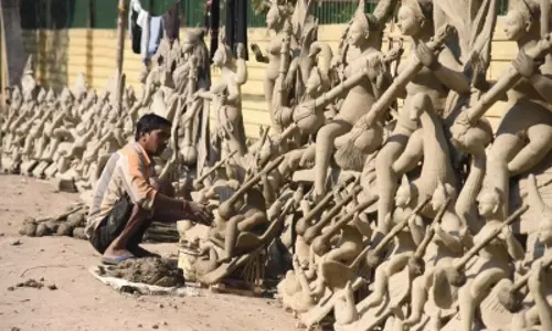 Hindu activists call for banning Muslim sculptors, mango traders in Karnataka