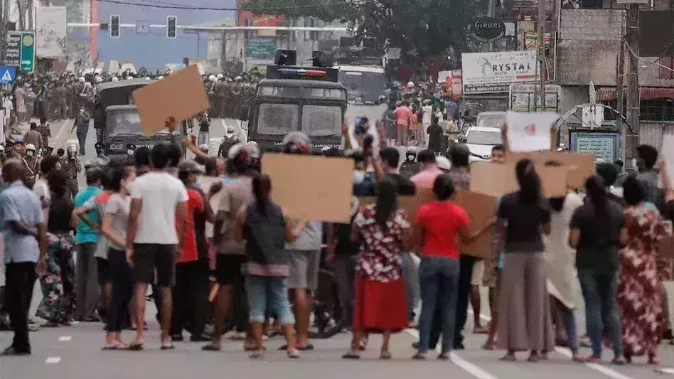 Sri Lanka faces severe fuel shortage, as crisis deepens