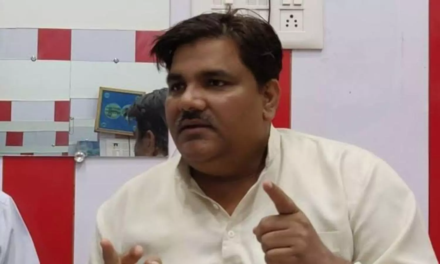 Delhi court acquits  ex-AAP councillor for public property defacement citing lack of proof