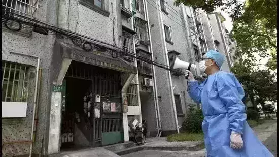 Worst hit by covid, painful scenes of hunger emerge from Shanghai