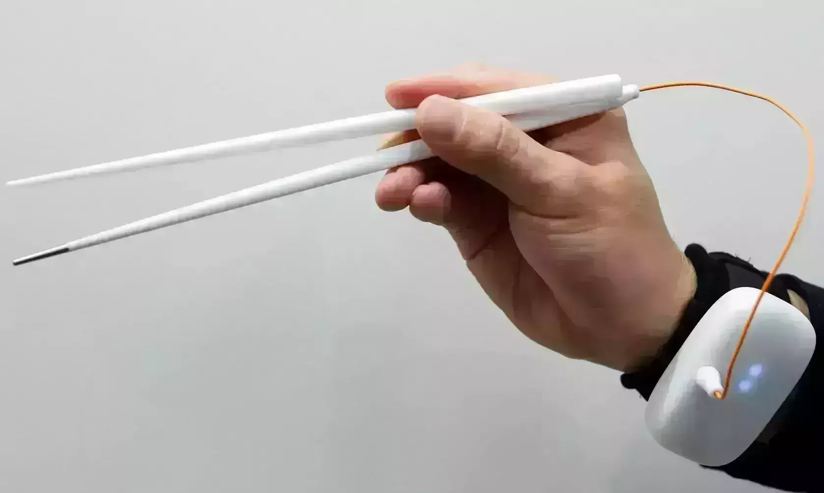 With this chopstick, you can enjoy salty foods without blood pressure fear