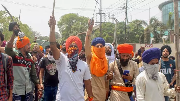 Patiala violence: Top cops transferred, mobile internet services suspended Patiala violence: Top cops transferred, mobile internet services suspended