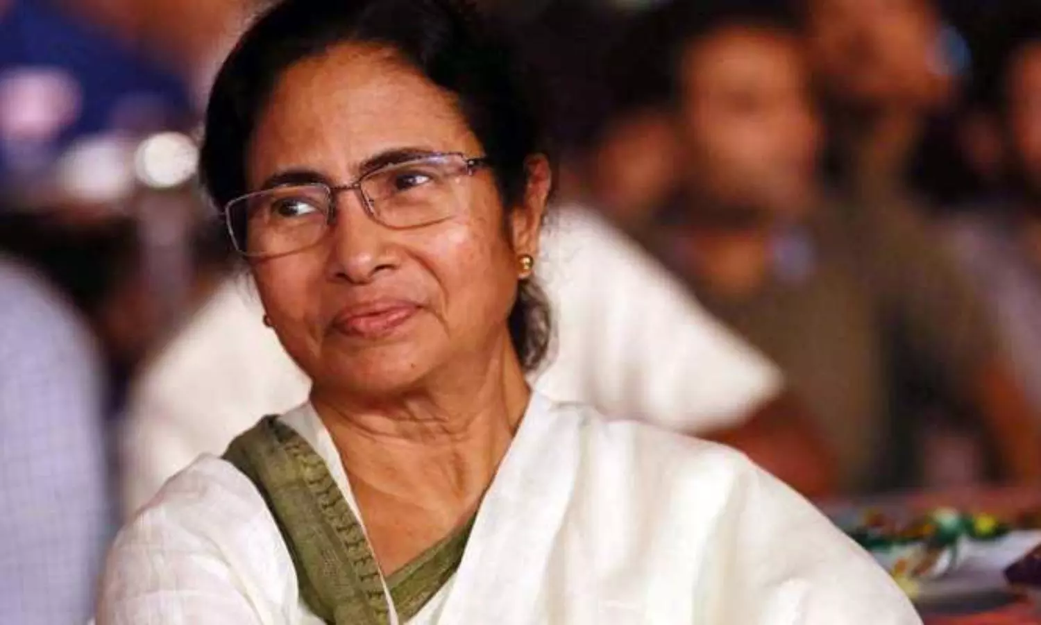 Writer feels awards crown of thorns after Mamata conferred with literary honour, returns award