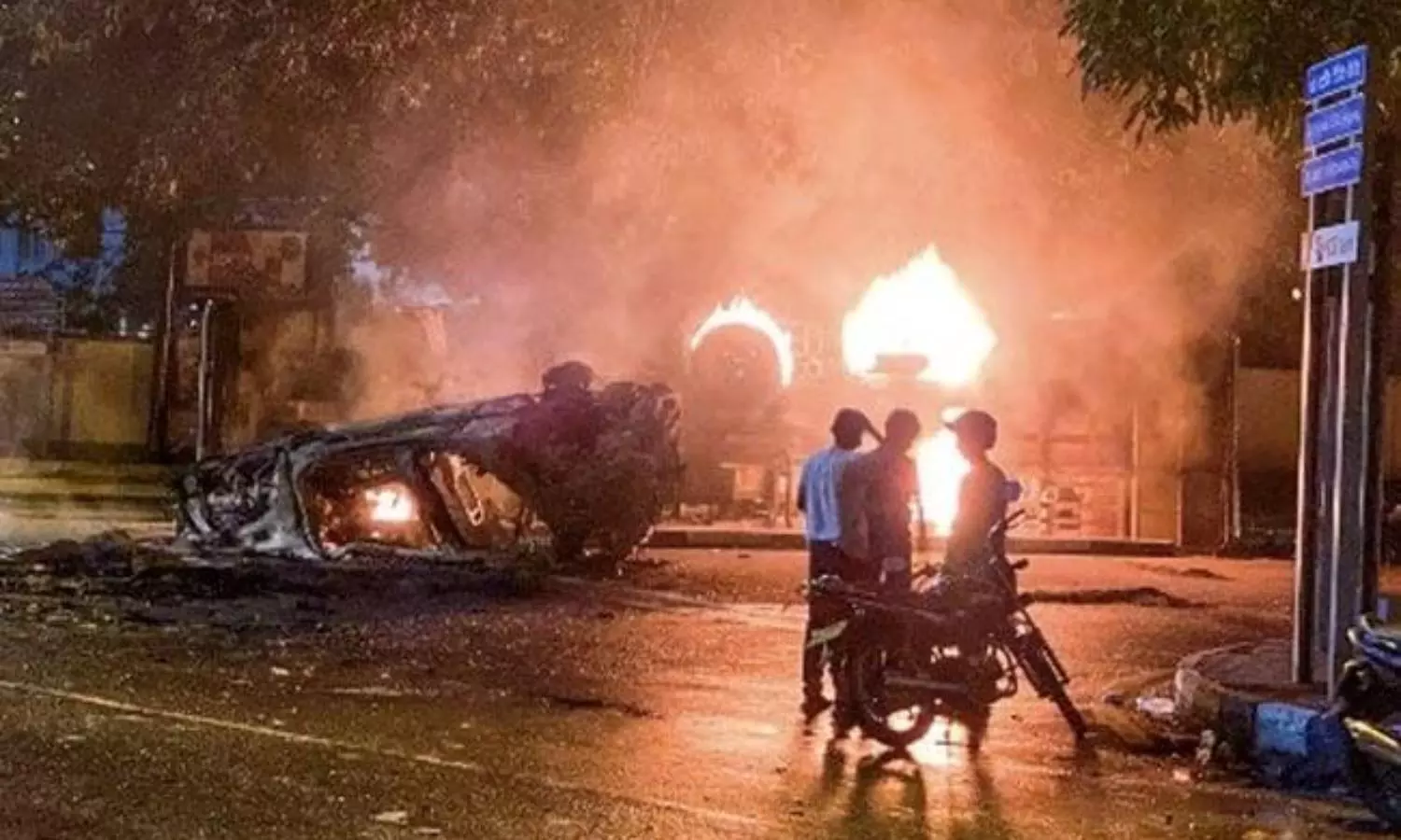 Sri Lanka issues shoot-on-sight order as crisis intensifies