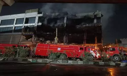 Panic as many go missing after Delhi fire mishap, Kejriwal orders Rs 10 lakh ex gratia for deceaseds kin