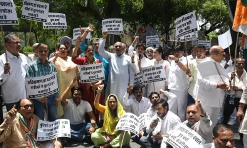 Anti-encroachment drives: protest outside  BJP HQ