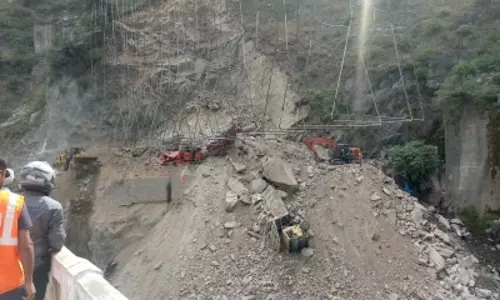 10 missing in J&K highway tunnel collapse, 3 rescued