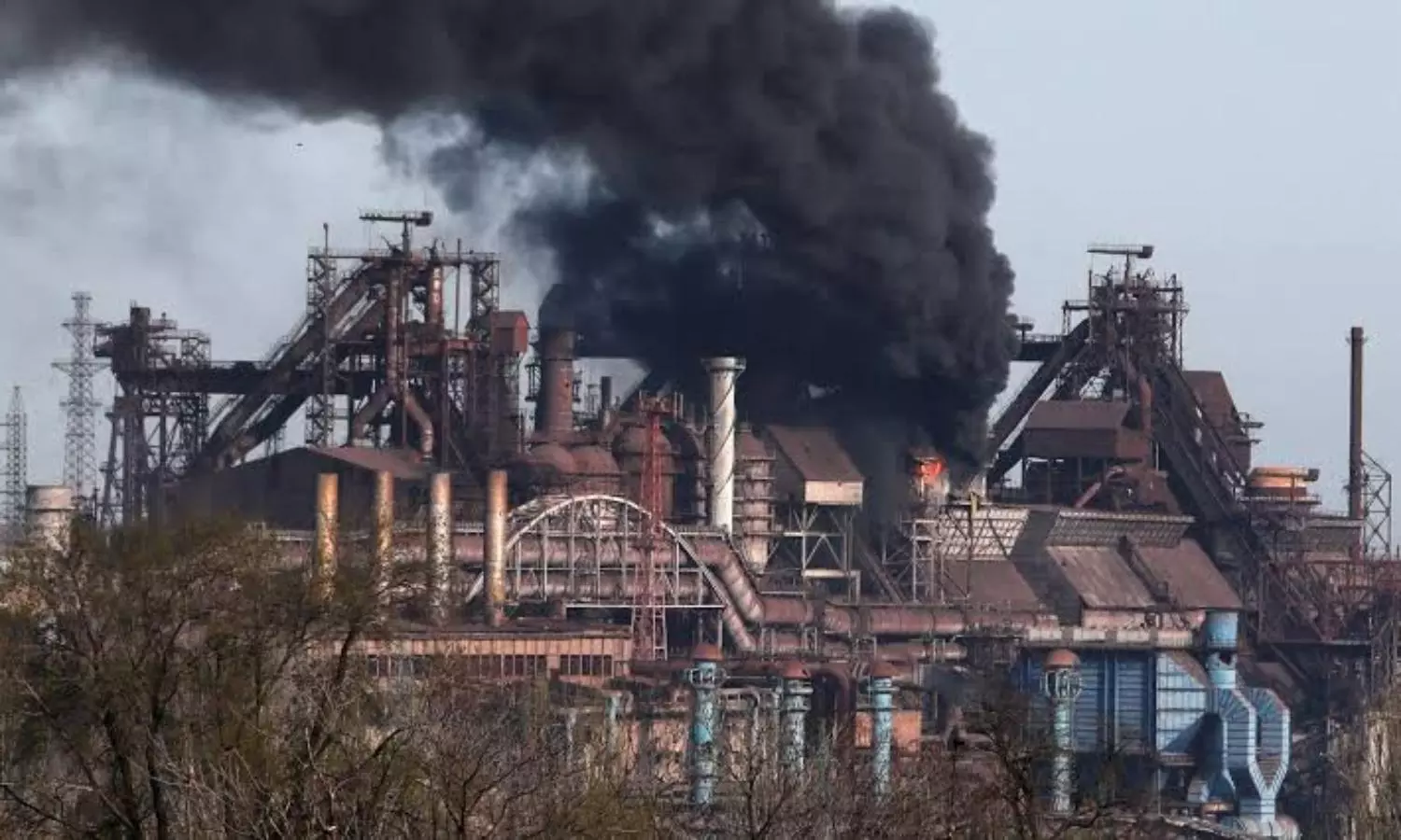 Ukraine war: Russia claims full control of Mariupol steel plant