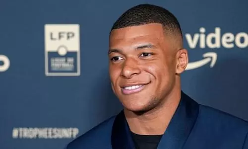 Kylian Mbappe to stay at PSG till 2025, says Very happy here