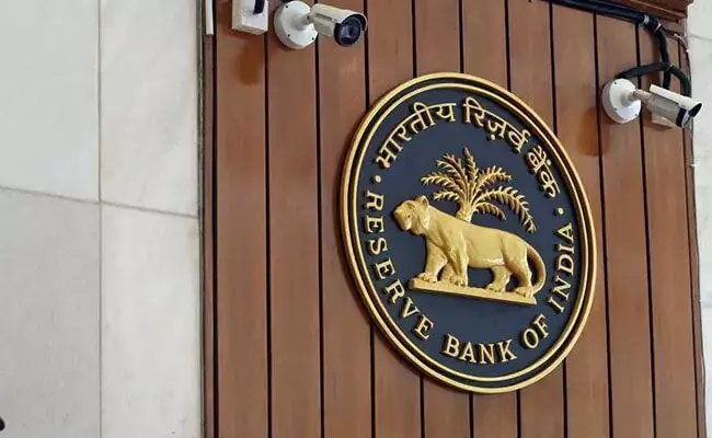 RBI dismisses claims that Gandhiji to be replaced in currency notes