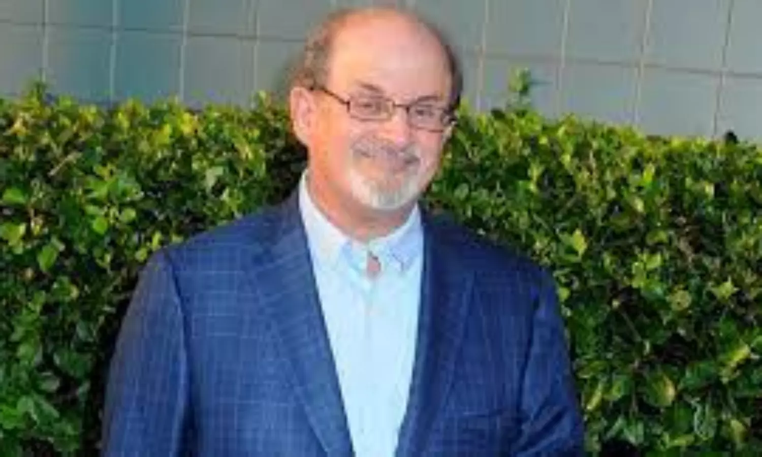 Salman Rushdie taken off life support after stabbing, Attacker says he is not guilty