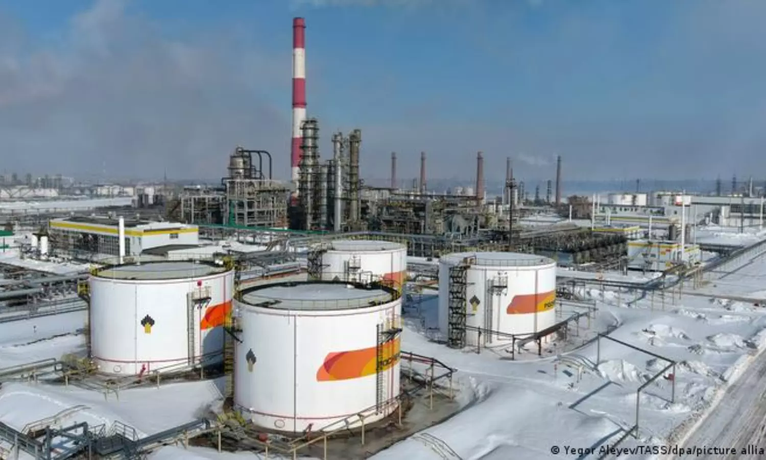 EU formally approves embargo on Russia oil