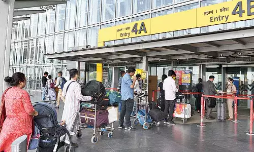 Put passengers without masks on the no-fly list, says Delhi HC