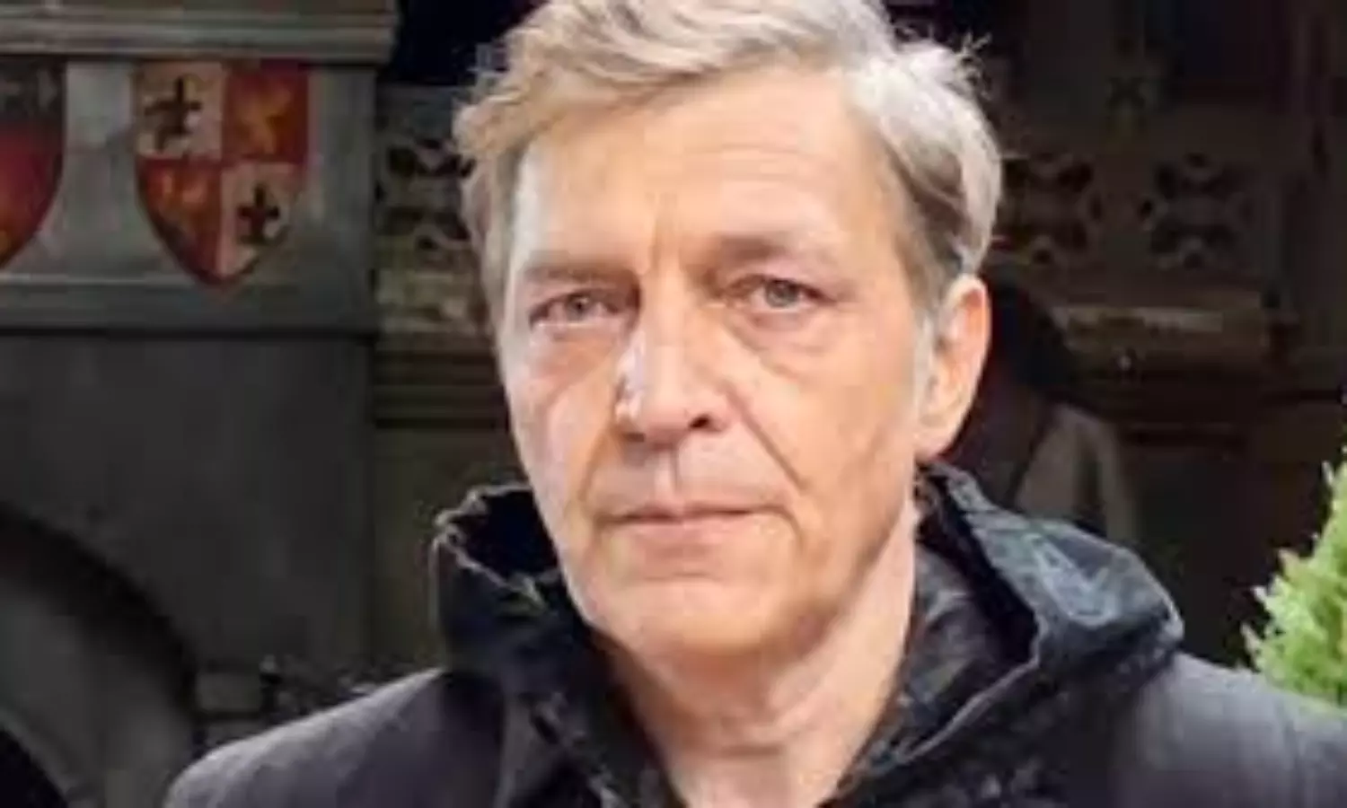 Ukraine honours Russian journalist with citizenship for siding with victims