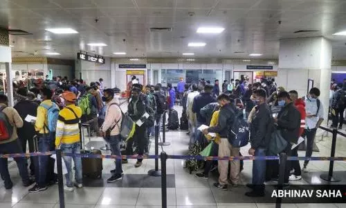 Non compliance of mask rule in aircrafts may result in de-boarding
