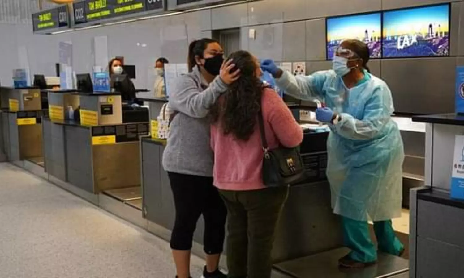 US administration lifts Covid negative test requirement for travelers