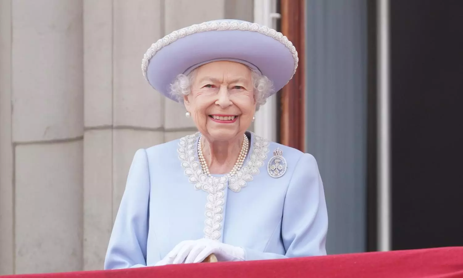 Elizabeth II under medical supervision; doctors express concern