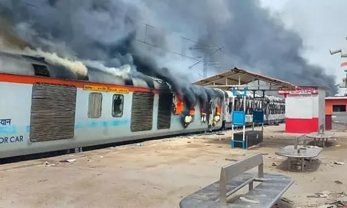 200 trains affected, 35 cancelled: railways bear brunt of Agnipath protests