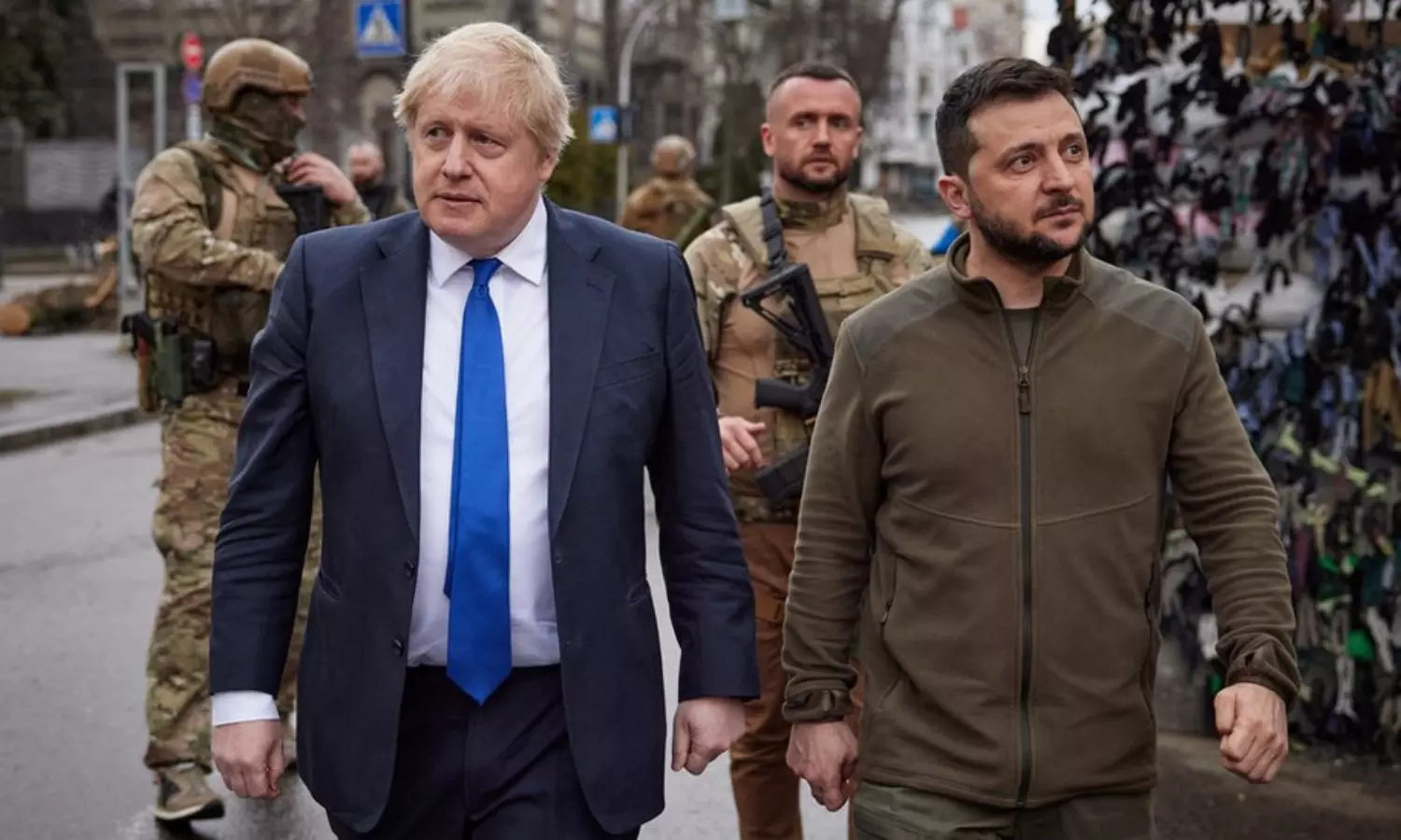 Boris Johnson visits Kyiv, Offers a military training programme for Ukrainian forces