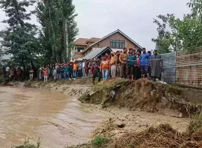 Guides body found, tourist still missing in Kashmirs Tarsar lake area