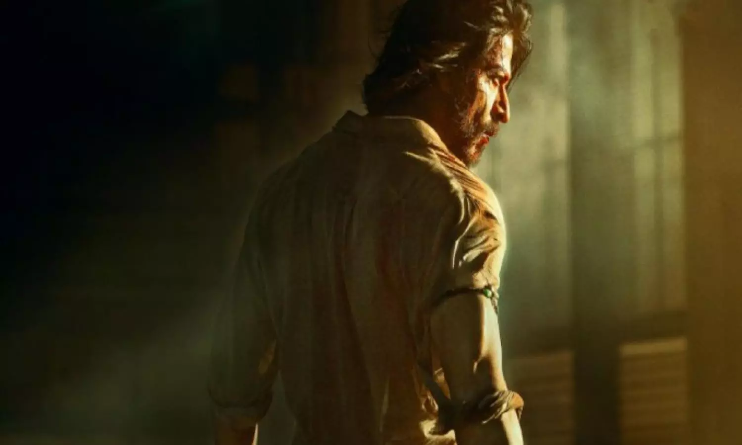 30 years of SRK: Here is how the superstar treated his fans