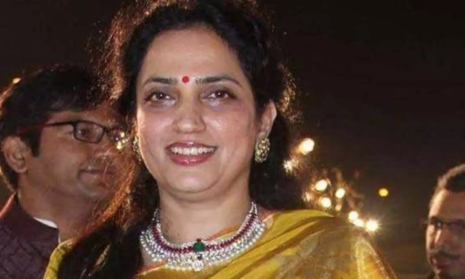 Uddhavs wife Rashmi steps in to save Thackeray government