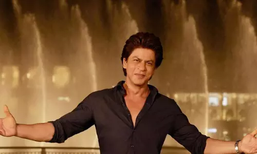 Bollywoods King Khan thanks fans for celebrating his 30 years in cinema