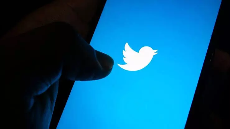 Twitter blocks over 80 posts, accounts following Centres orders
