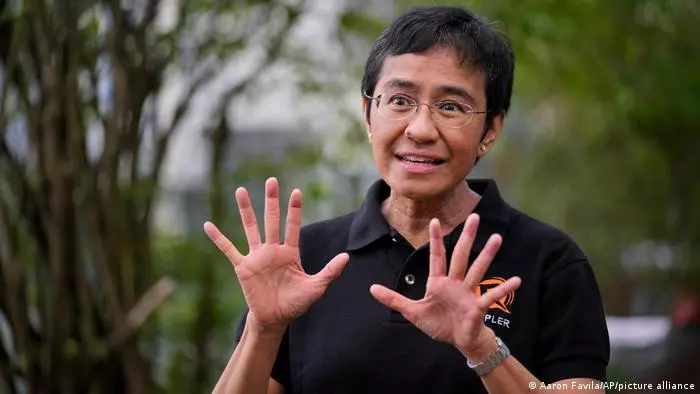 Philippines: Nobel Laureate Maria Ressas Rappler news site ordered shut down Philippines: Nobel Laureate Maria Ressas Rappler news site ordered shut down