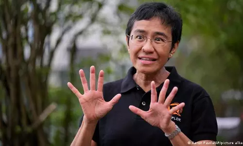 Philippines: Nobel Laureate Maria Ressas Rappler news site ordered shut down