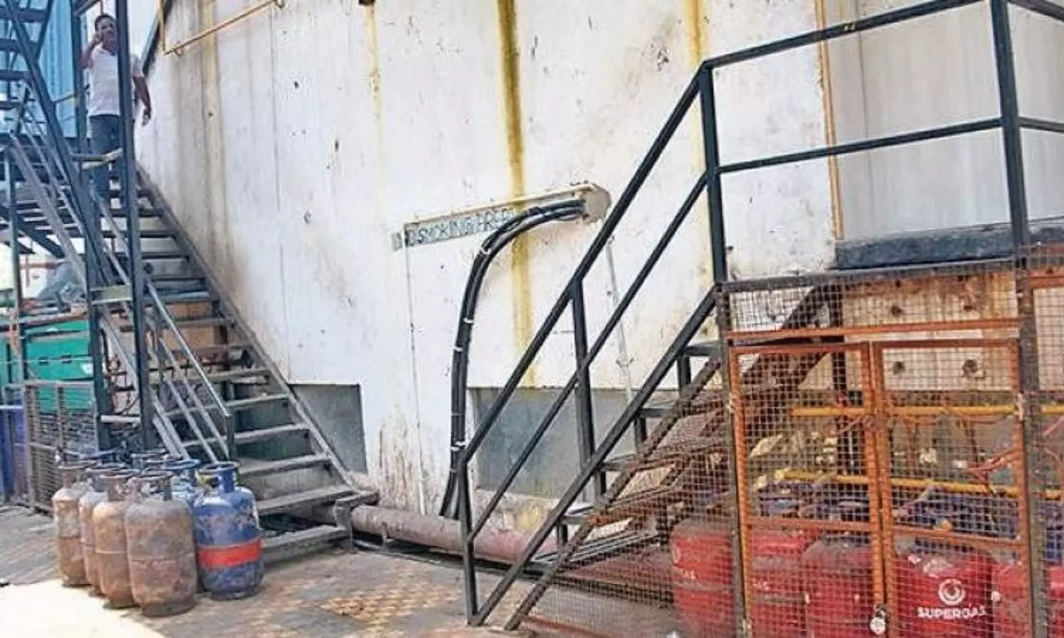 Rs 198 price reduction for commercial LPG; ATF rate remains unchanged