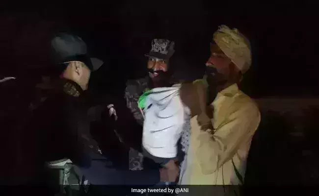 Pakistani boy loses way back home, border security forces to rescue