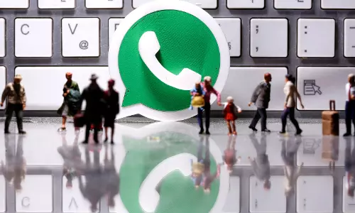 WhatsApp to soon allow users to hide online status
