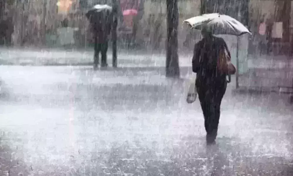 Karnataka receives heavy rain, Flood warning in several districts