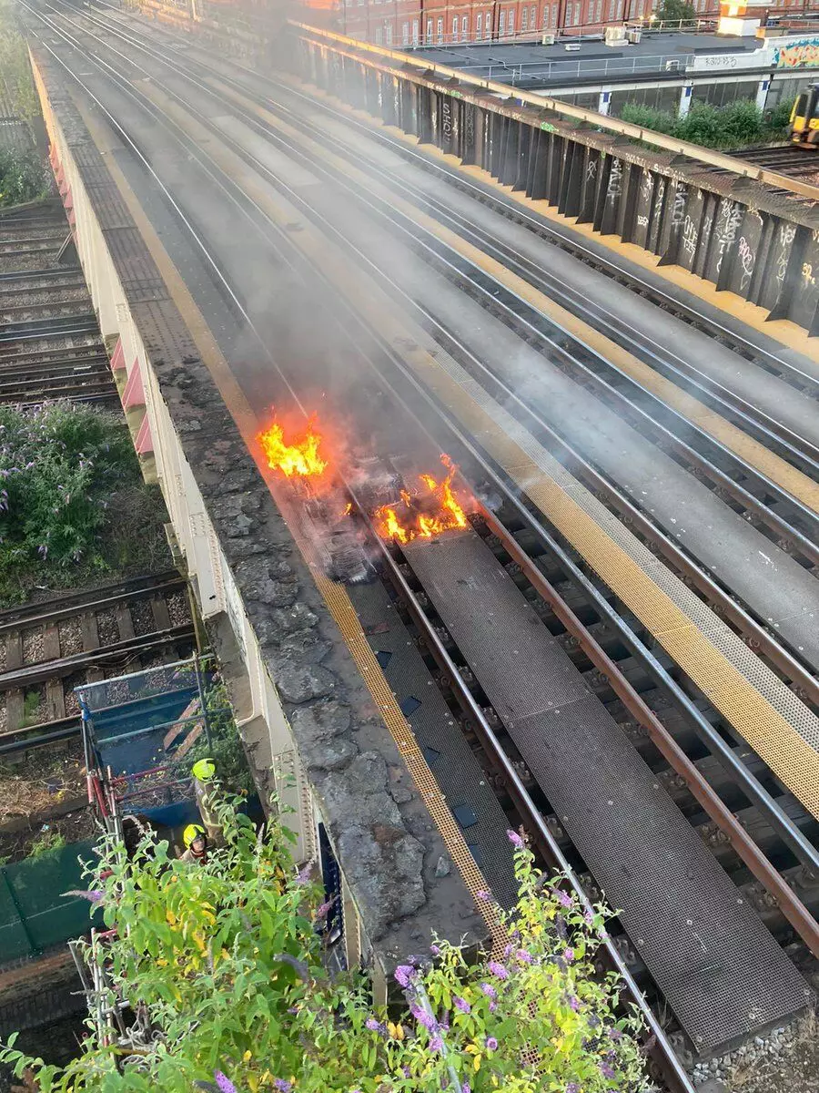 Unusual summer in the UK: Train tracks catch fire due to high temperature