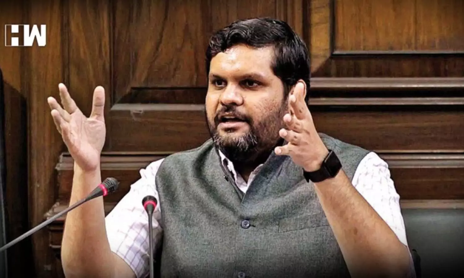 "Pollution on, Arvind Kejriwal and Narendra Modi gone": Congress