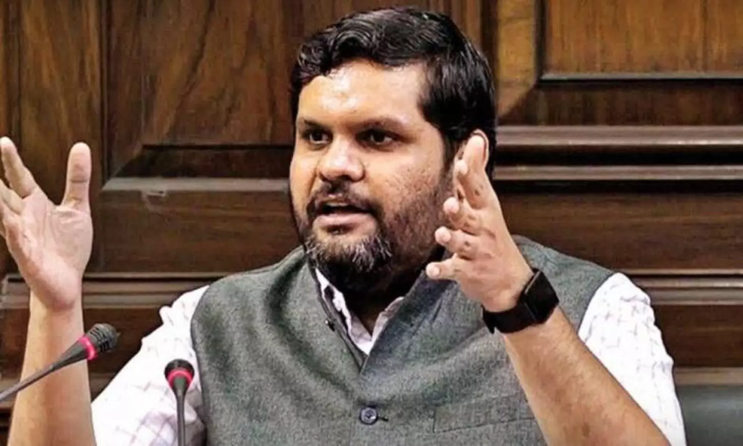 Minister more interested in Pluto, Uranus: Congress slams Sitharaman