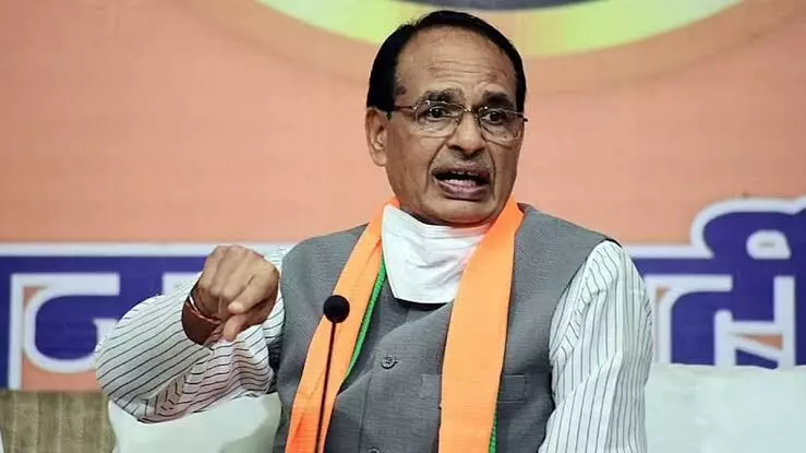 Showcause notice to official for  serving cold tea to MP CM Shivraj Chouhan