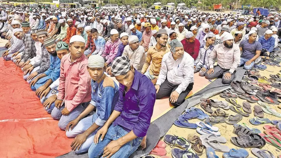 Bajrang Dal forces Muslims out of designated Friday prayer site