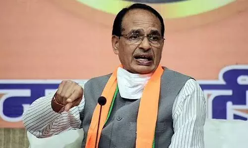 Showcause notice to official for  serving cold tea to MP CM Shivraj Chouhan