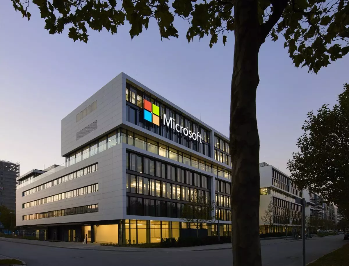 Microsoft lays off 1800 employees, will increase headcount soon