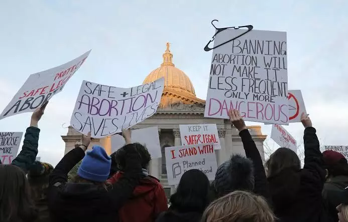 U.S. House passes bills to ensure nationwide abortion access, interstate travel
