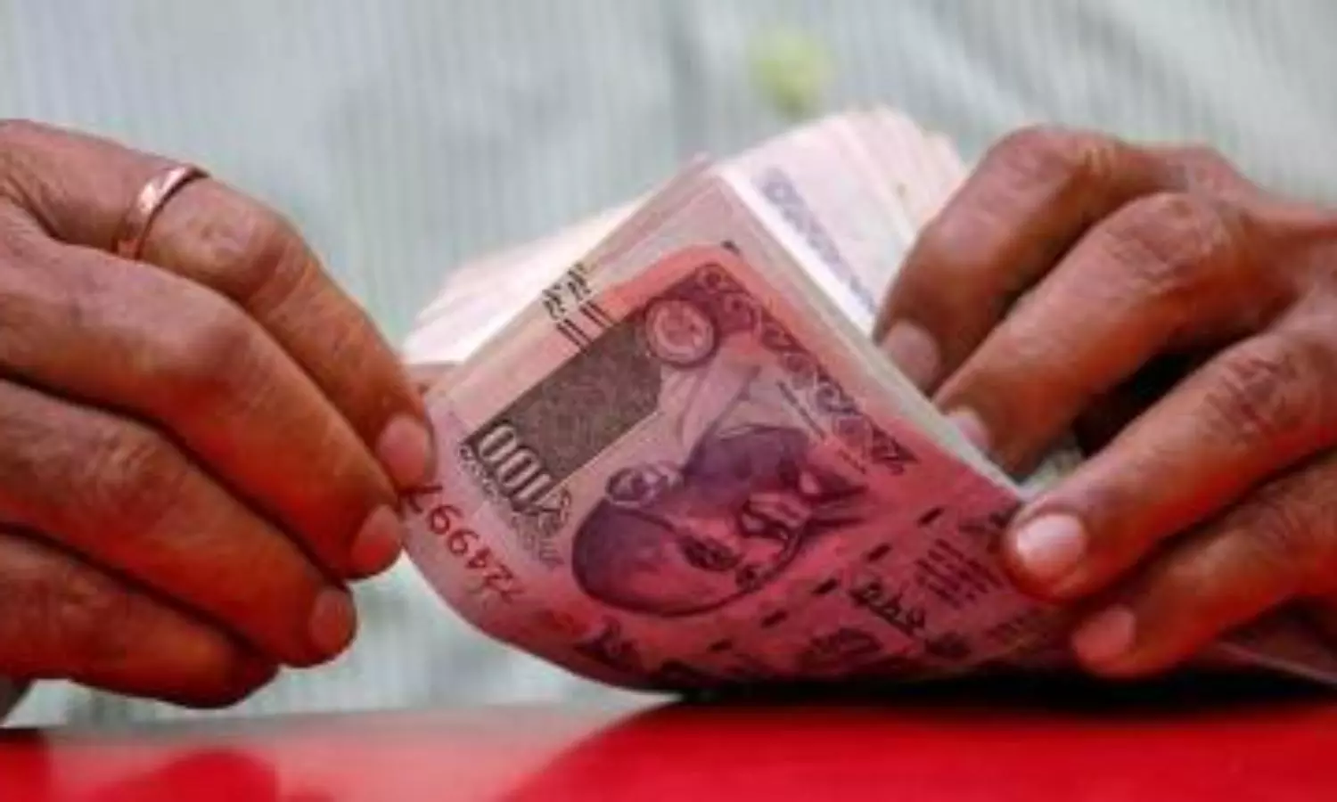Rupee rises 6 paise from all-time low of 80.05; closes at 79.92 against US dollar