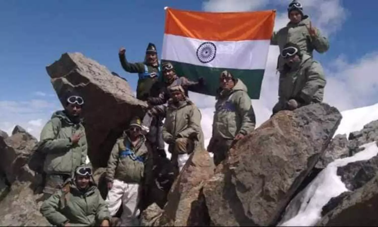 Kargil Vijay Diwas: President Murmu, PM Modi pay tributes to martyrs