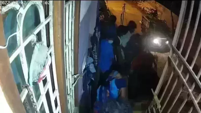 15 men in Tamil Nadu caught on cam kidnapping a woman