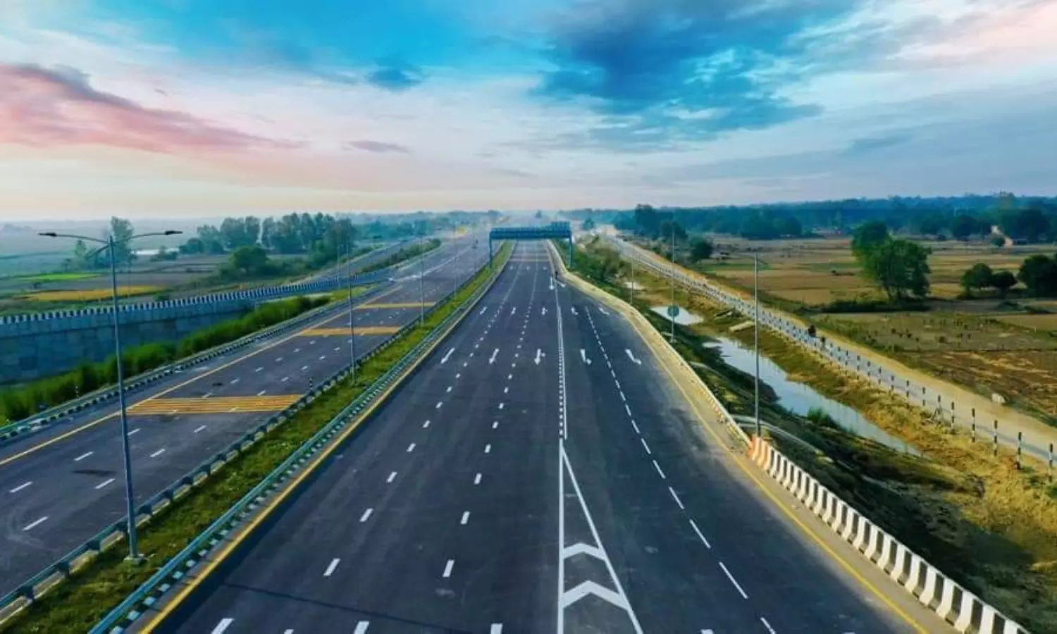 Nitin Gadkari promises US-like roads in India by 2024