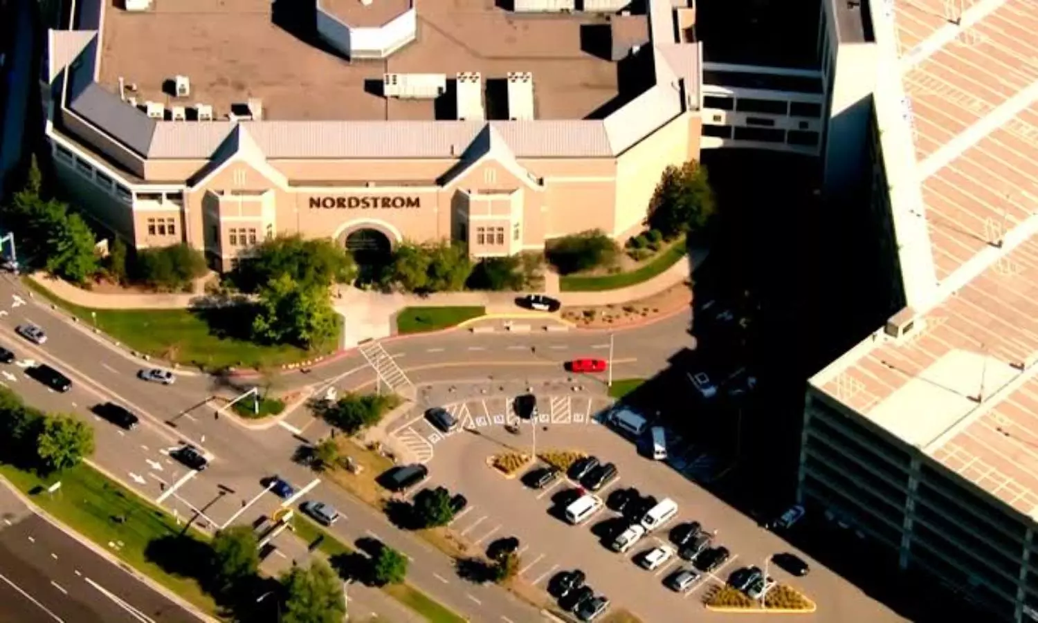 Americas largest mall under lockdown after gunshots fired; no injuries reported